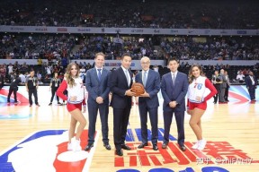 浓眉哥在雄鹿比赛中比分优势明显，回归赛场引发热议！的简单介绍